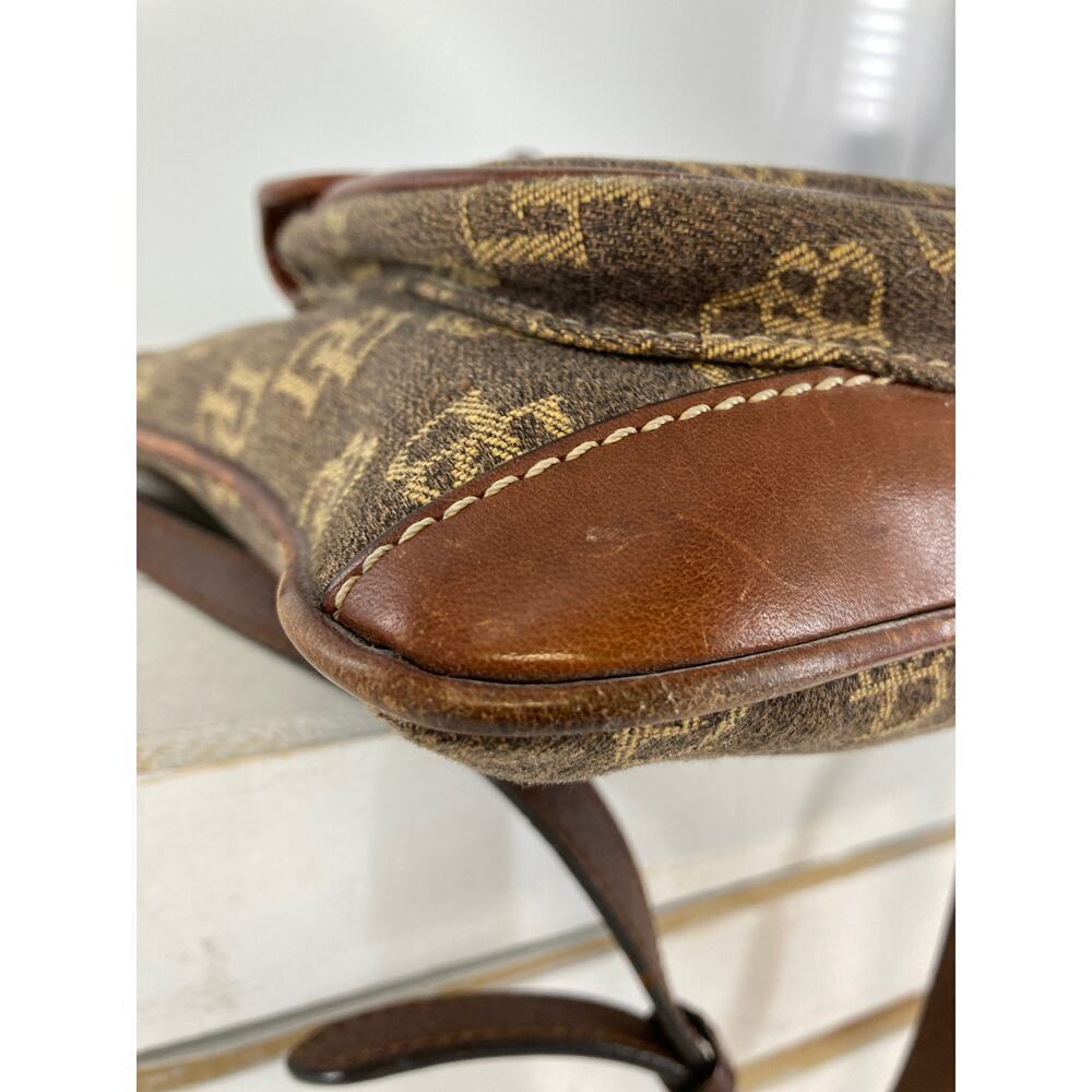 DOONEY & BOURKE, BROWN SIGNATURE CANVAS CROSSBODY BAG ASIS - Picture 9 of 16